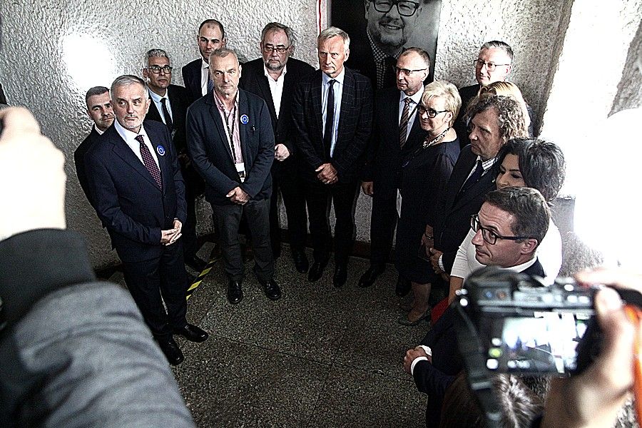Wałbrzych: Tablica pamięci Pawła Adamowicza