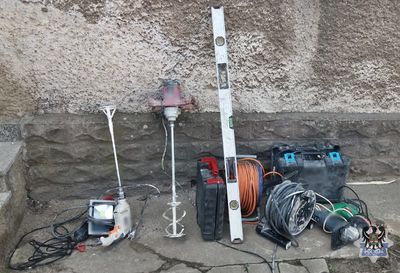 REGION, Boguszów-Gorce: Policjanci z Boguszowa–Gorc zatrzymali 33–latka, który włamał się do pomieszczeń gospodarczych oraz posiadał narkotyki