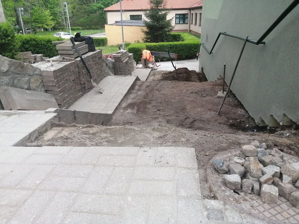 REGION, Szczawno-Zdrój: W Szczawnie–Zdroju remontują chodniki i drogi