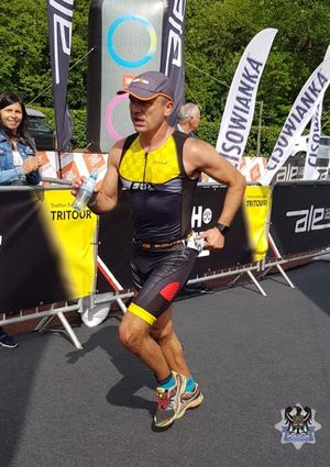Wałbrzych: Wałbrzyski policjant wystartował w Sierakowie w triathlonie na dystansie 113 km