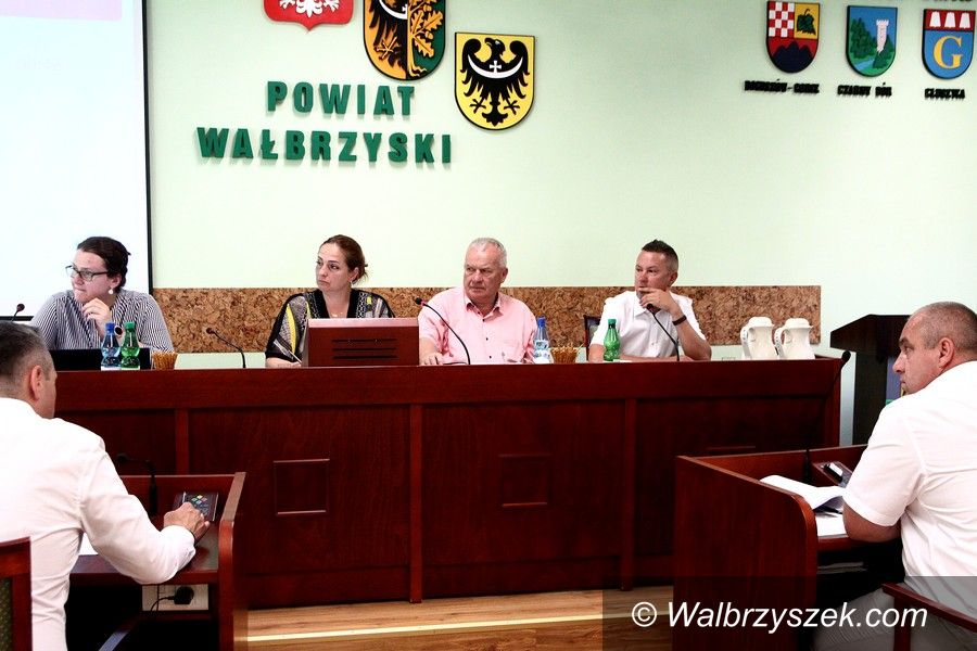 Wałbrzych: Powiatowa sesja