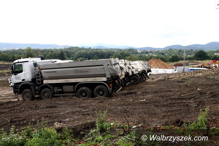 Wałbrzych: Praca wre