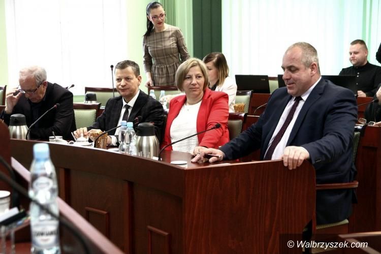 powiat wałbrzyski: Uchmanowicz za Pola