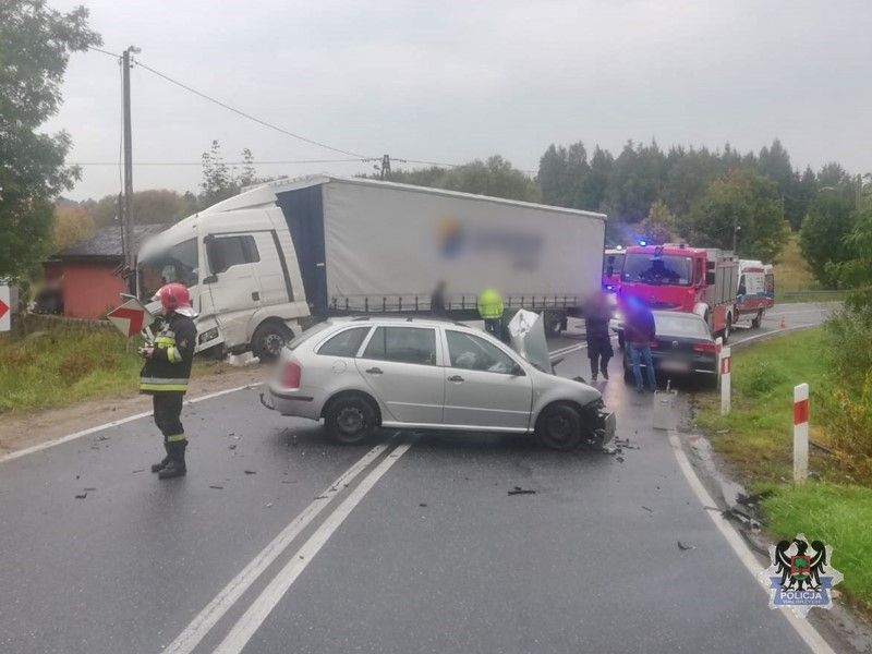 REGION, Głuszyca Górna: Czołowy wypadek