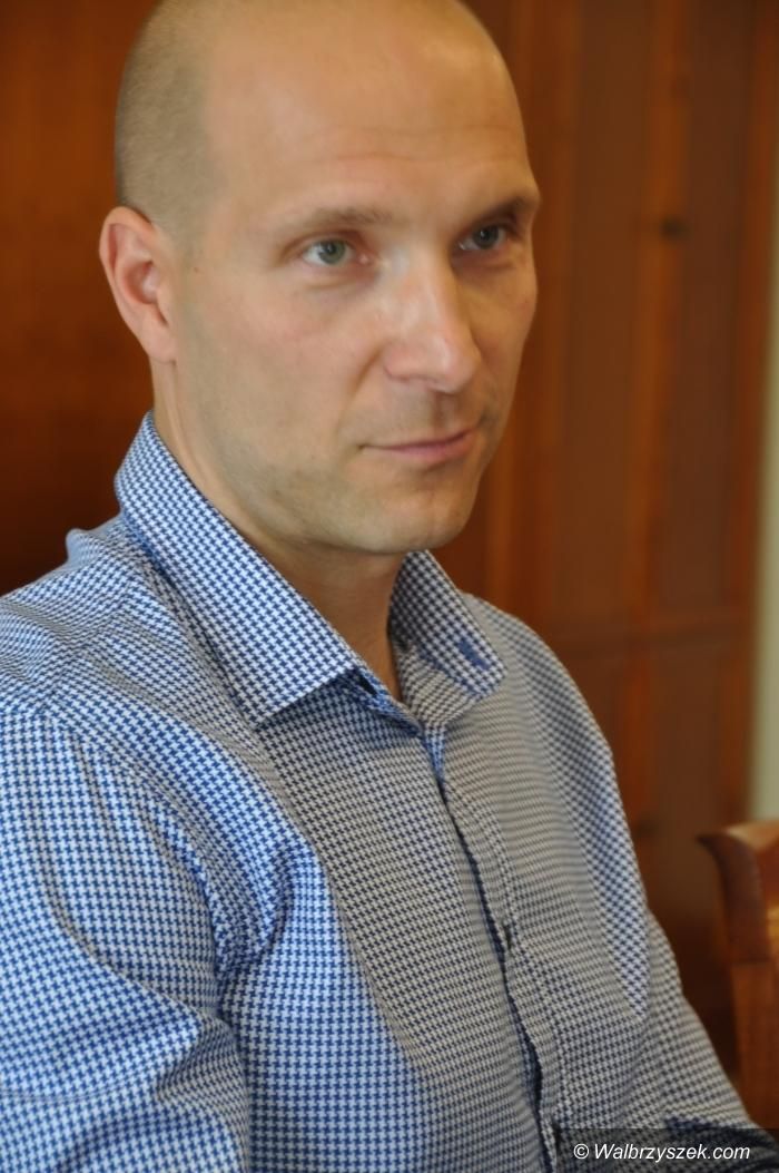 Kraj: Adamek zwolniony
