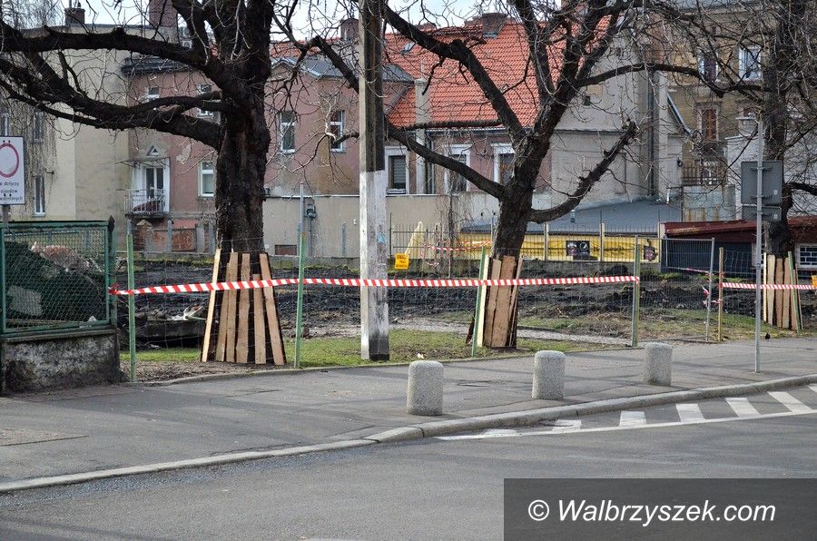 Wałbrzych: Skwer budzi emocje