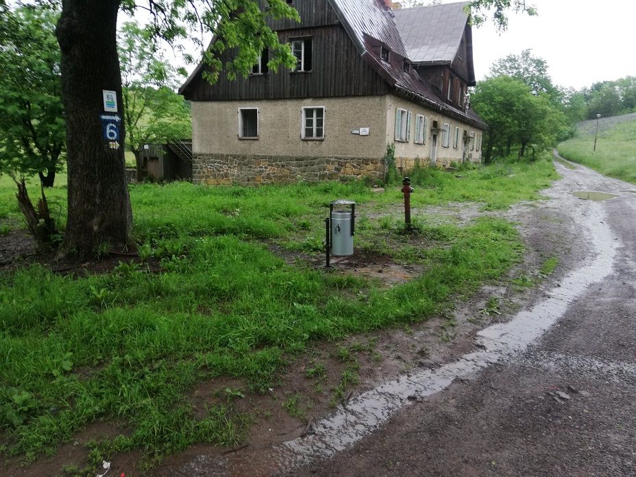 REGION, Mieroszów: Kosze przy szlakach