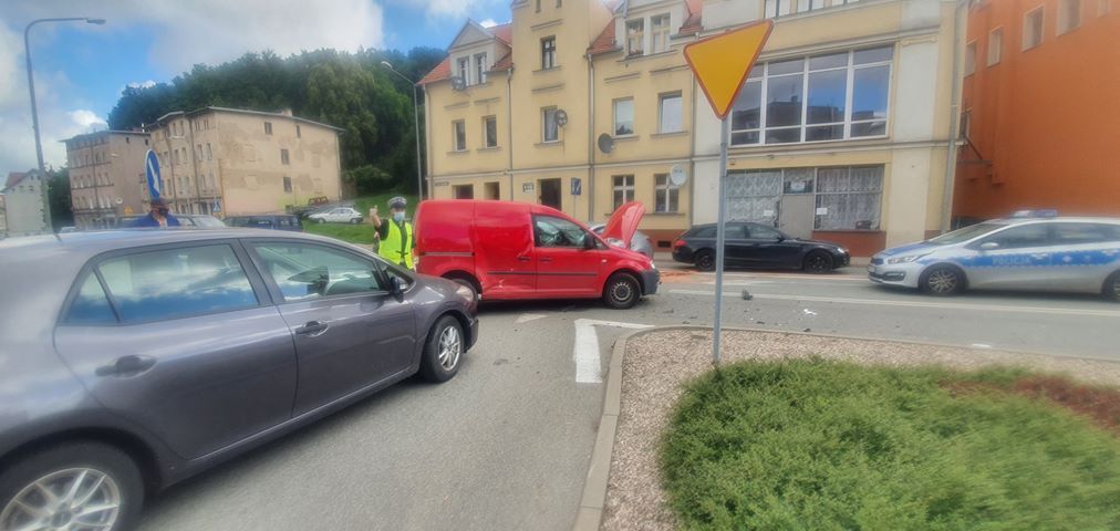 Wałbrzych: Wypadek na skrzyżowaniu