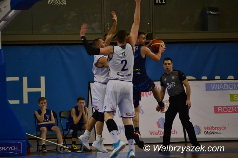 Wałbrzych/Kraj: Liga ze sponsorem