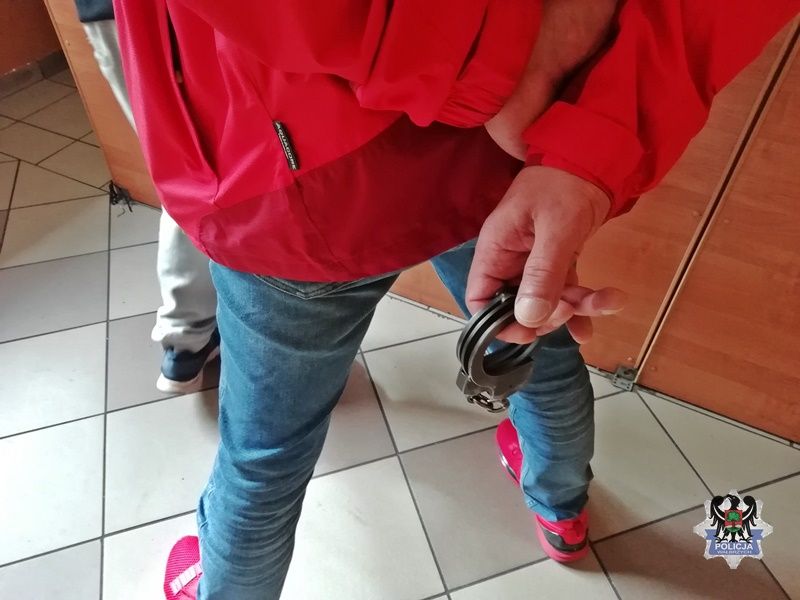 Wałbrzych/Szczawno-Zdrój: Włamanie i ucieczka