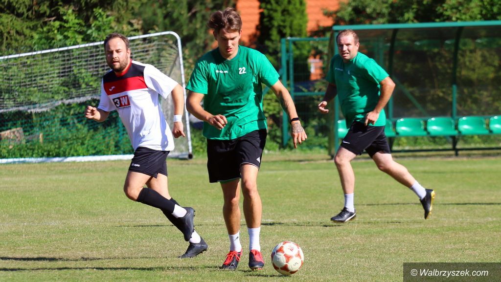 REGION: Derby gonią derby