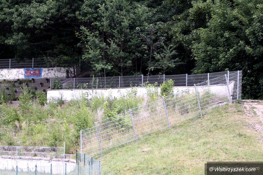 Wałbrzych: Chcą pieniędzy na stadion
