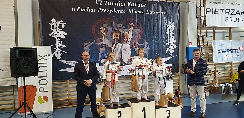 Wałbrzych: 13 medali karateków