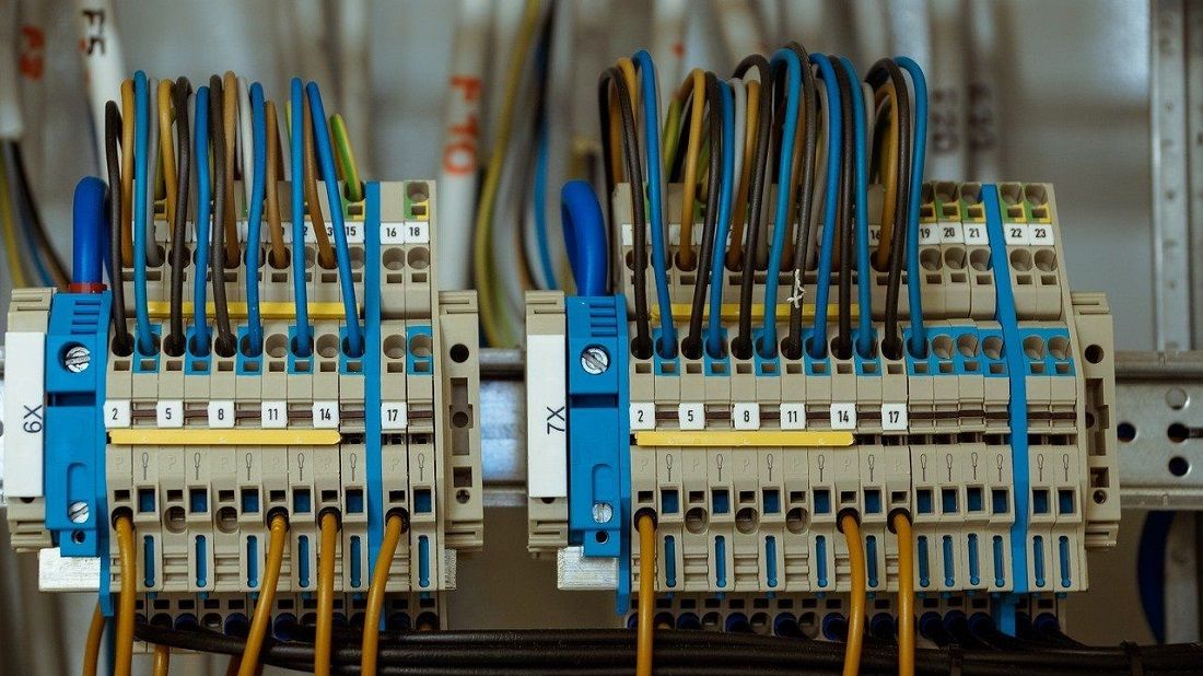 Wałbrzych/Kraj: Elektryk – jak zdobyć zawód? Jak nim zostać?