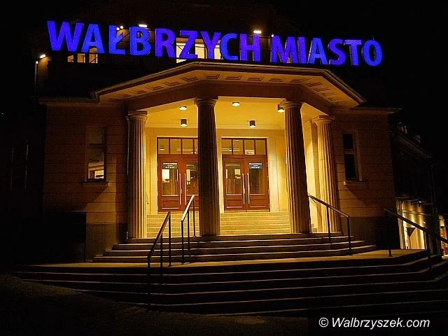 Wałbrzych/REGION: Kasa biletowa do likwidacji?