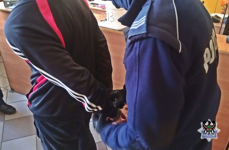 Wałbrzych: Zaatakowali policjantów
