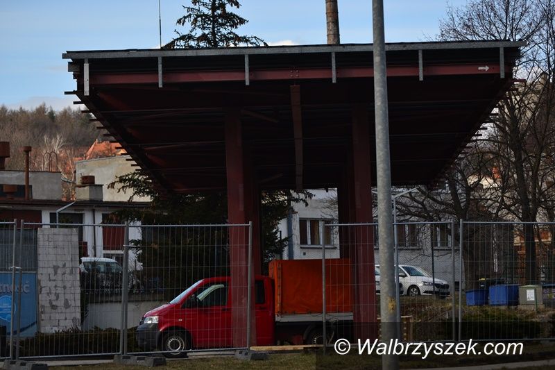 Wałbrzych: Likwidują stację paliw