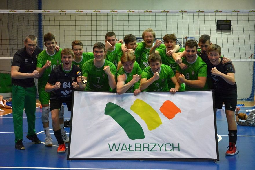Wałbrzych/Kraj: Krok od awansu