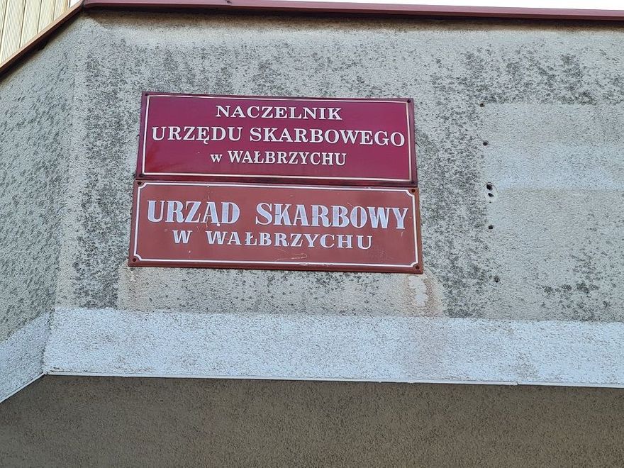 Wałbrzych: Przyjmują tylko umówionych