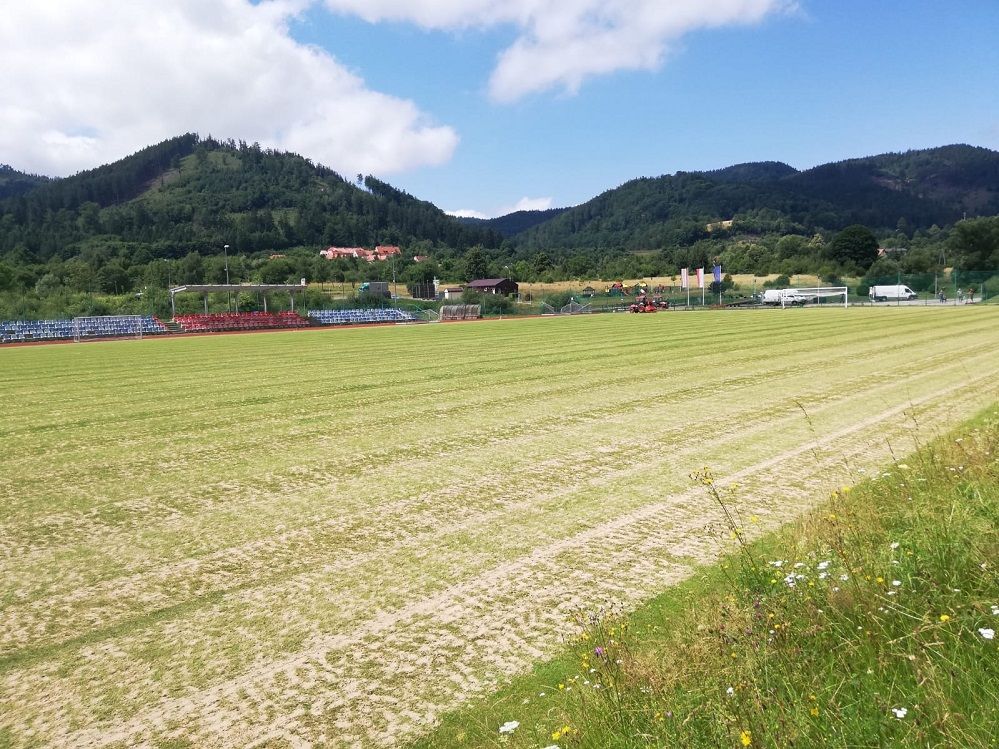 REGION, Jedlina-Zdrój: Dbają o boisko