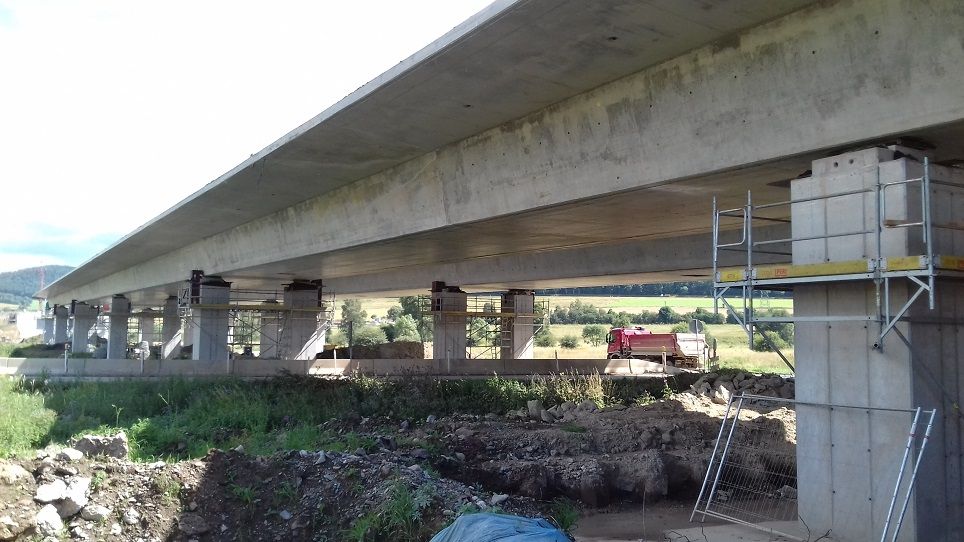 REGION, Kamienna Góra: Olbrzymia konstrukcja