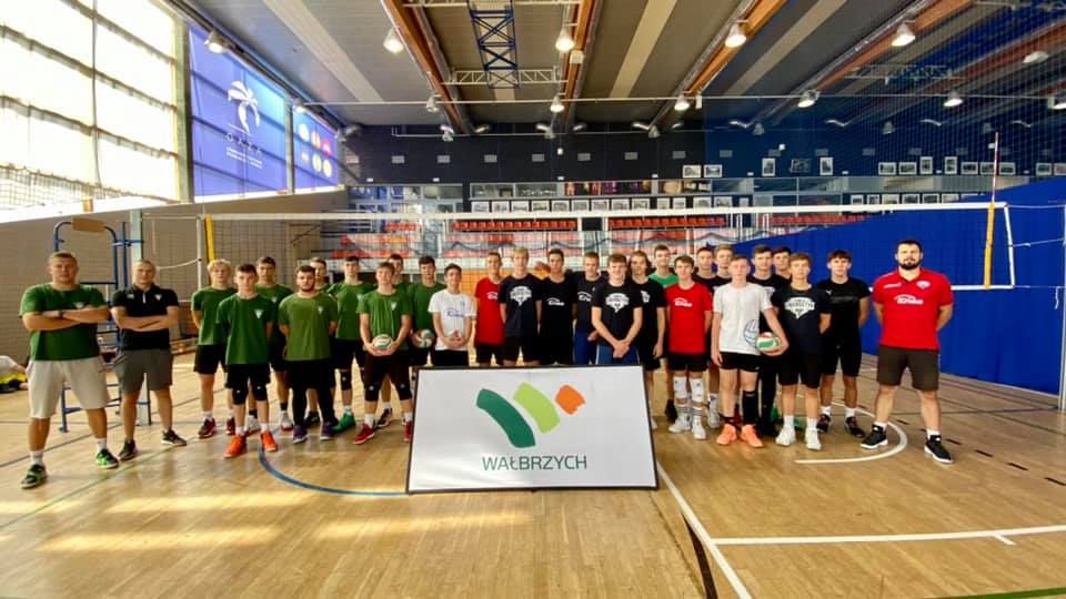 Wałbrzych/Kraj: Wygrana juniorów