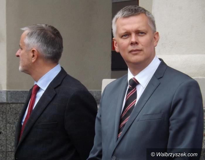 Kraj: Siemoniak krytykuje Frasyniuka