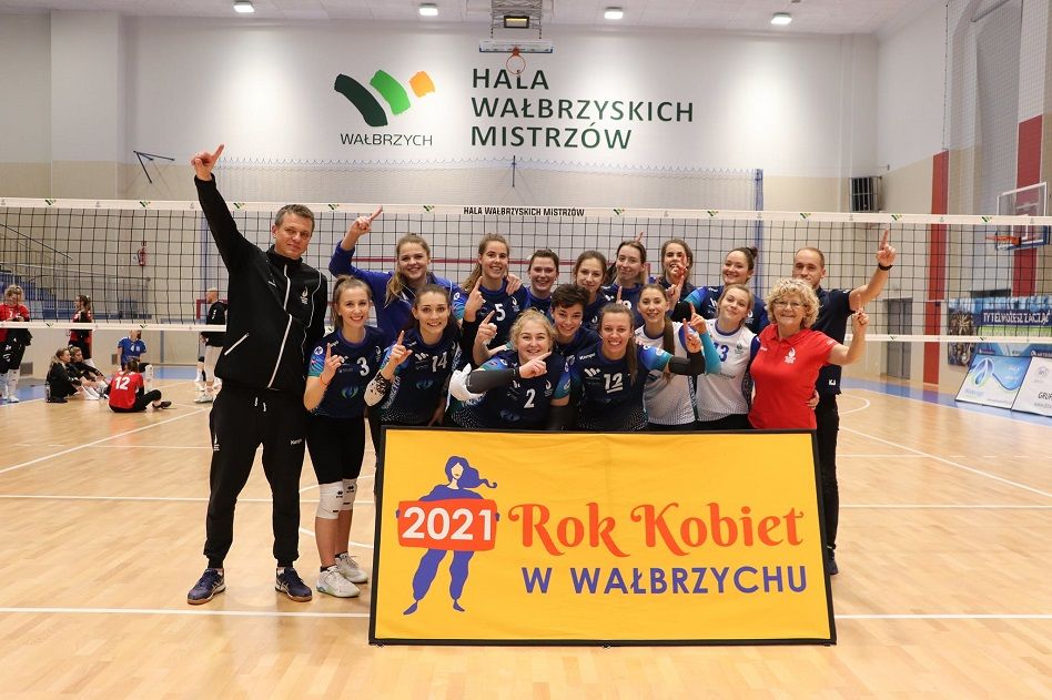 Wałbrzych: Rok Kobiet kończą jako lider!