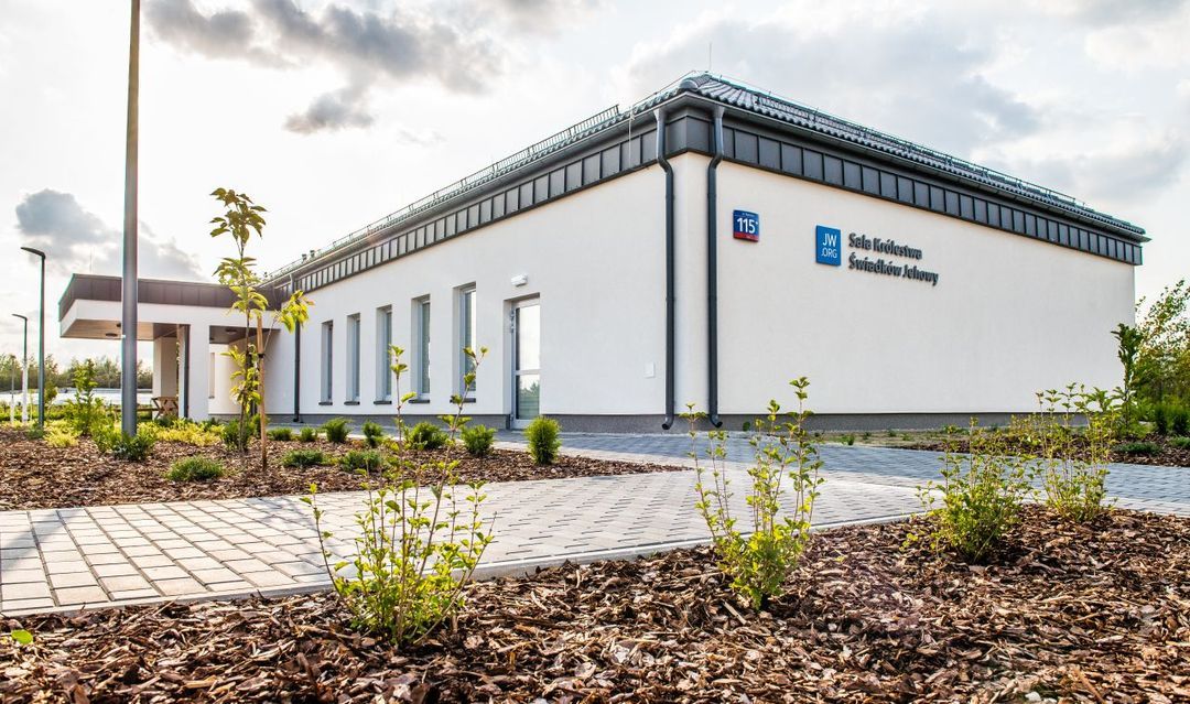 Wałbrzych/REGION: Wznawiają działalność publiczną