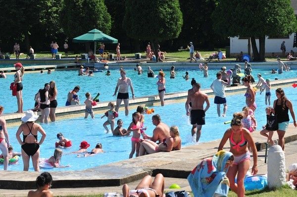 REGION: Basen otwarty później