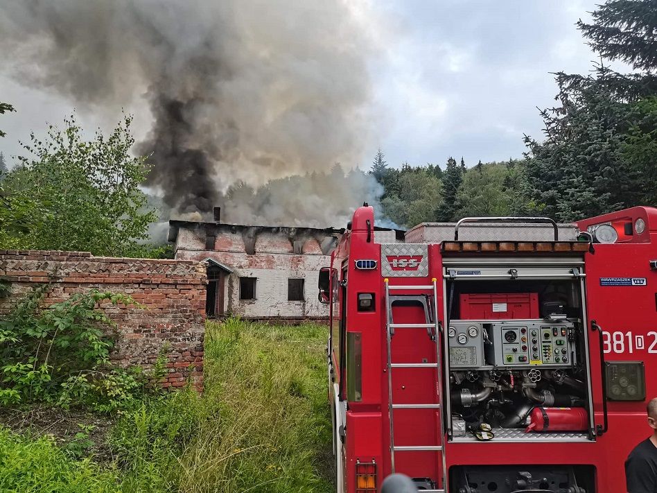 Wałbrzych/Mieroszów: Pożary pustostanów