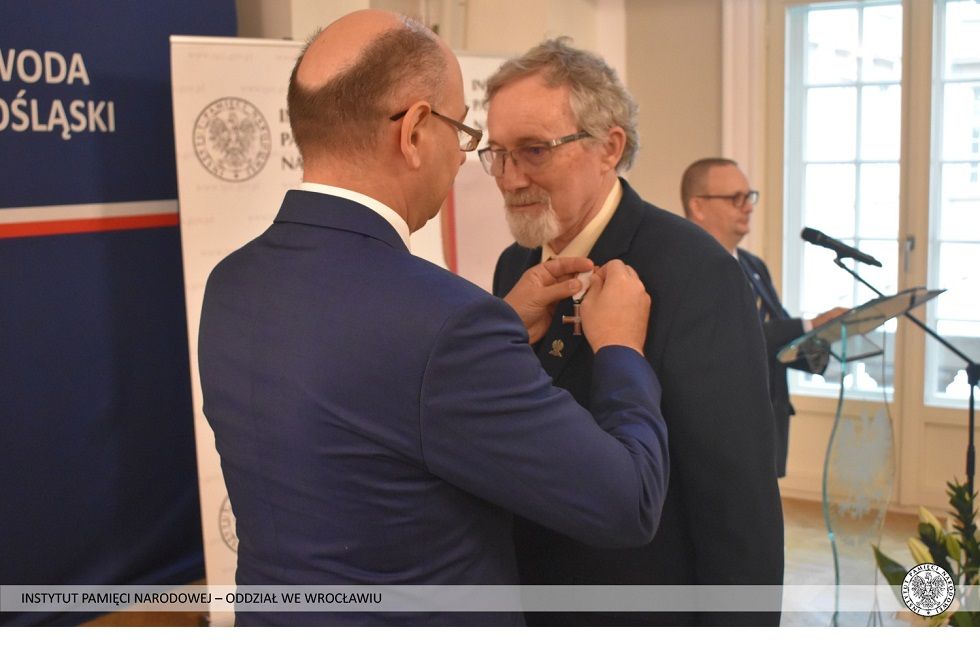 Wałbrzych/Kraj: Odebrali Krzyże Wolności i Solidarności