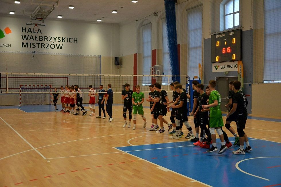 Wałbrzych: Grała młodzież Chełmca