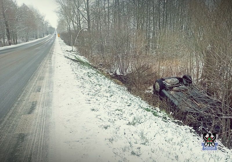 Wałbrzych/Borówno: Ślisko na drogach