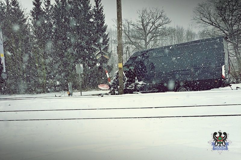 Wałbrzych/Szczawno-Zdrój: Piętnaście kolizji w zimowej scenerii