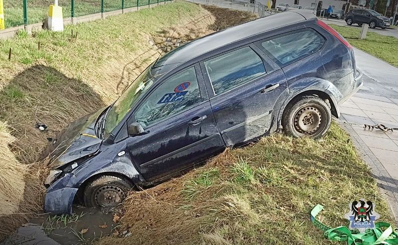 Wałbrzych: Finał w przydrożnym rowie