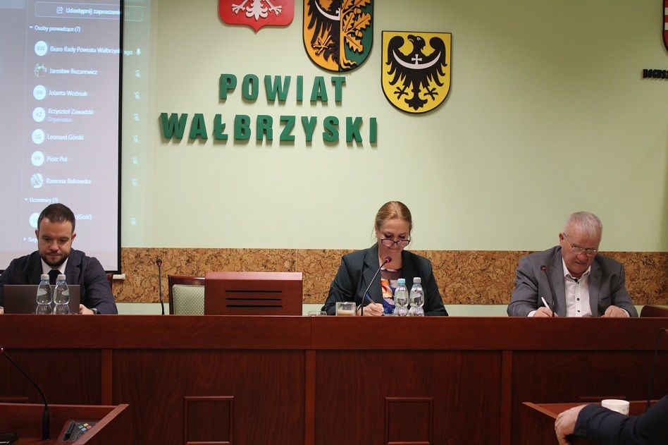 powiat wałbrzyski: Powiatowe sprawy
