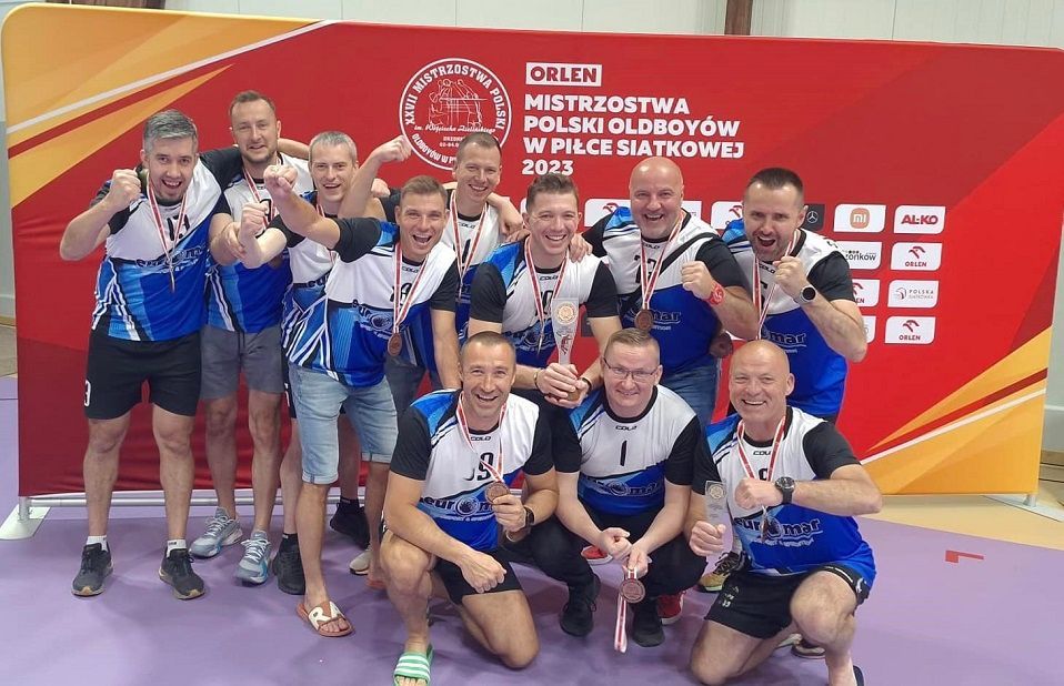 Wałbrzych/Kraj: Brąz dla oldboyów
