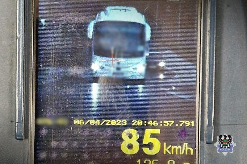 Wałbrzych: Pędzący autobus