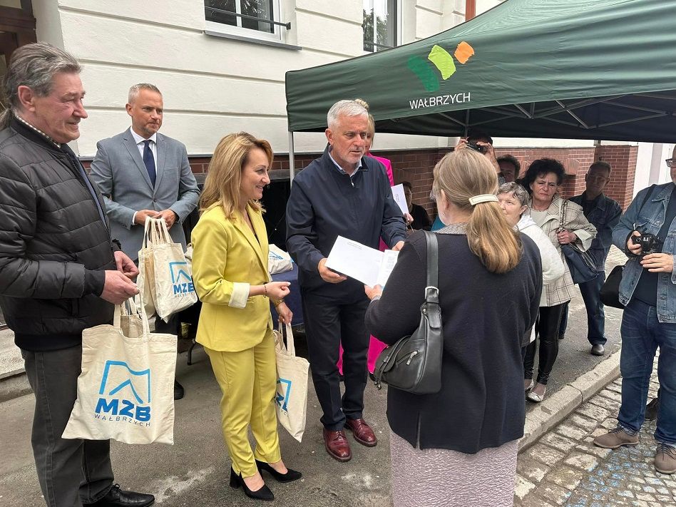 Wałbrzych: Lokatorzy odebrali klucze