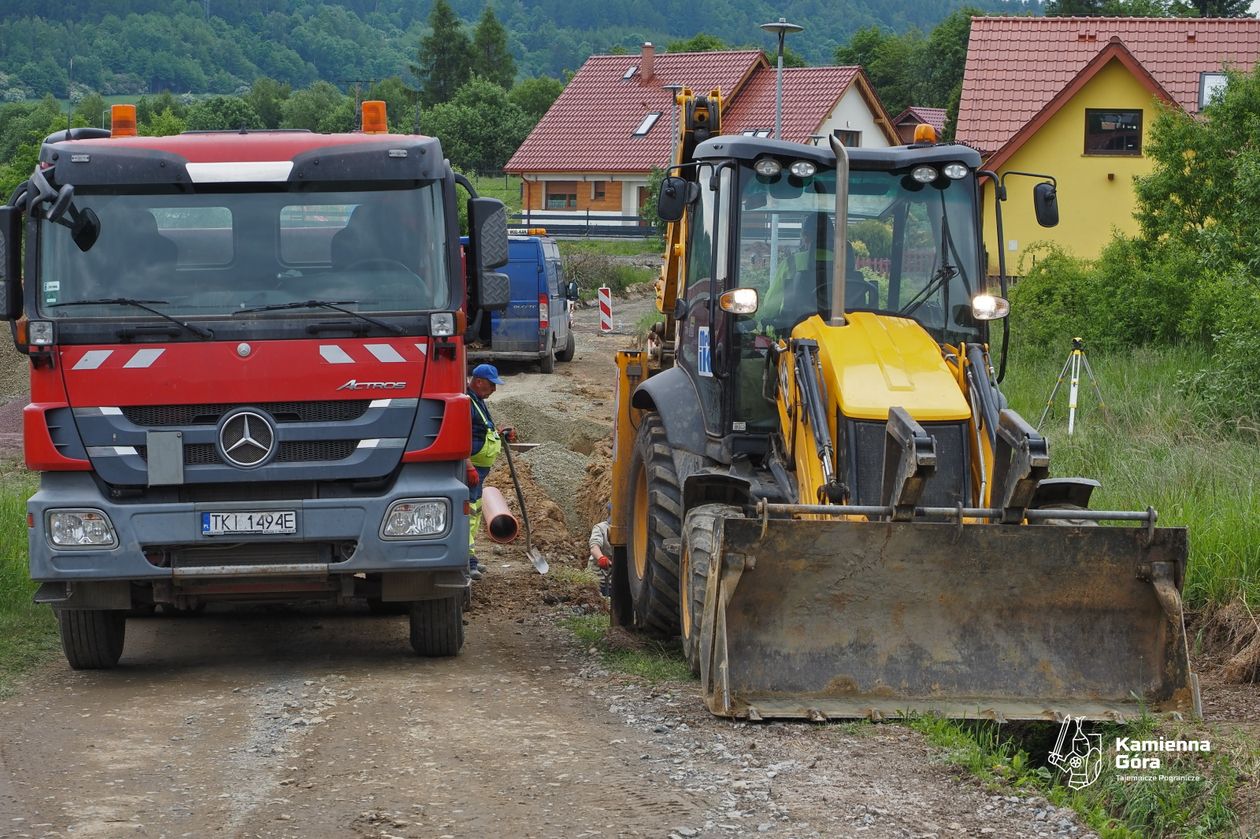 REGION, Kamienna Góra: Chodnik na Różanej