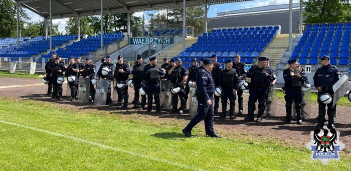 Wałbrzych: Uczą się reakcji na "zadymy" stadionowe