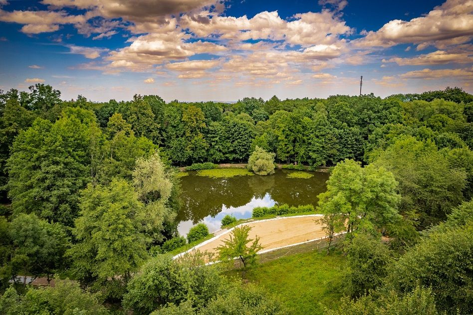 REGION, Szczawno-Zdrój: Staw pięknieje