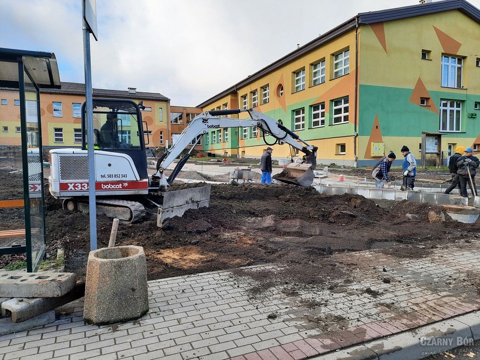 REGION, Czarny Bór: Modernizują infrastrukturę drogową