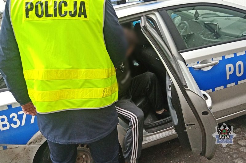 Wałbrzych: Szukała go policja, a on spał na ulicy...