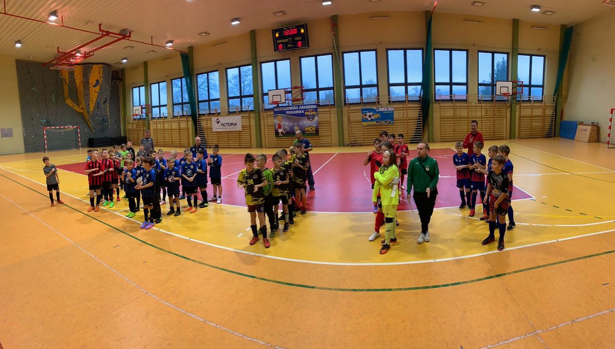 Mieroszów: Halowa piłka