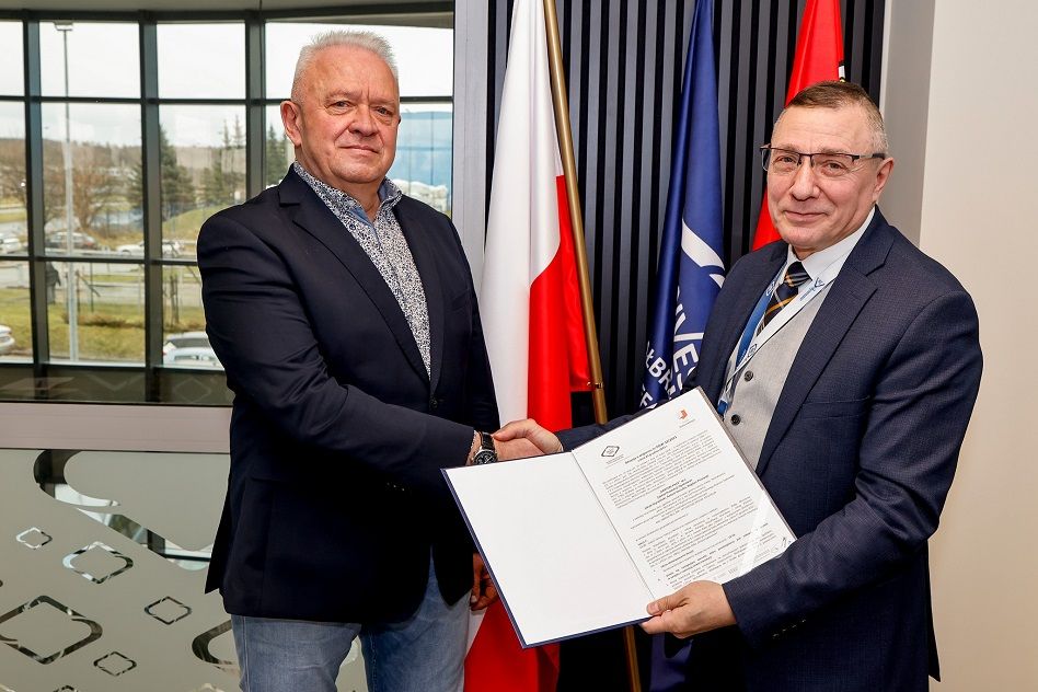 Wałbrzych/Kraj: Nie zwalniają tempa