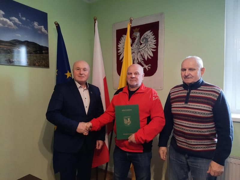 Czarny Bór: Pieniądze dla klubów