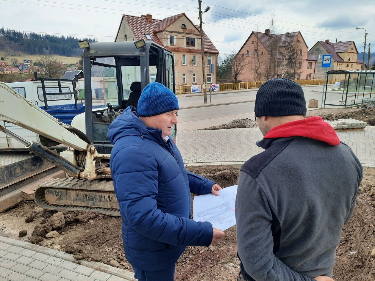 REGION, Czarny Bór: Wiosna sprzyja nasadzeniom