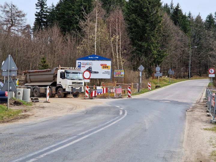 Wałbrzych/Boguszów-Gorce: Ruch wahadłowy przed serpentynami